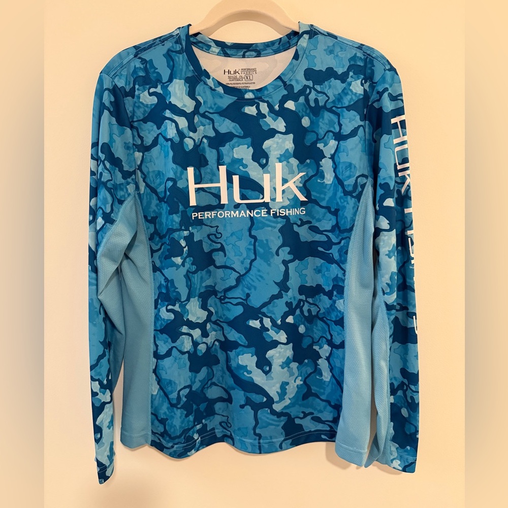 Huk Long Sleeve Blue Camo Rashguard top